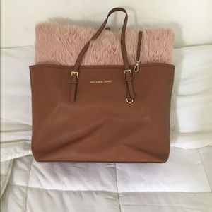 XL Michael Kors Bag excellent condition